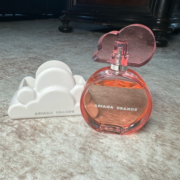 Ariana Grande Cloud Pink Eau de Parfum 3.4 oz (100 ML) 90% Left - Picture 1 of 7